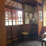 大村 - 店内からの入口の様子