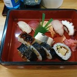 まる芳 - 料理写真:すし定食(にぎり＋巻物盛合せ)