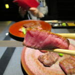 神戸牛 個室 ステーキ 吉祥 - 見事なレアの焼加減