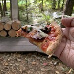 LIAEU - ナス・サラミ、手でリフトアップ