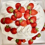 Cream fraise genoise - ごろごろのすごく甘い苺♥️濃厚クリームが最高！