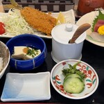 にしむら - アジフライ＆お刺身定食 1870円。