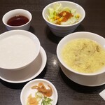 廣東料理 水蓮月 - お粥、スープはおかわりOKです！