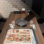 焼肉・韓国料理 KollaBo - テーブル
