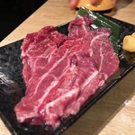 焼肉GUTS - ツラミ刺し必食