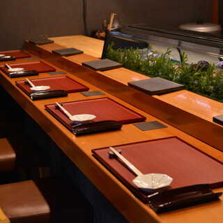 Relax in a warm, Japanese atmosphere and feel at home. Suitable for a wide range of occasions.