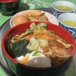小太郎茶屋 - 具もたっぷりなお蕎麦
