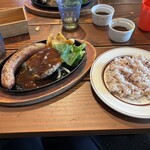 THE MEAT DUTCH - 一口食べた後の写真です…