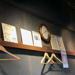 らーめん 六弦 - ジャズプレーヤーのサインも