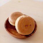 おやきの菊水堂 - あんこ/クリーム 1個130円
