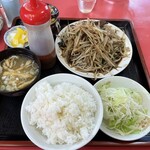 本格中華かつ屋 寒梅亭 - ニラレバ定食　720円