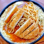 パスタ・デ・ココ - ロースカツ、バジルトッピング、バジル、少しなのに凄い香りです➰(o^∀^o)