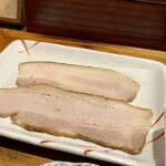 炭火焼濃厚中華そば 奥倫道 - チャーシュー