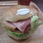 レ・プレジュール - BLTベーグルサンドはお肉がいっぱい