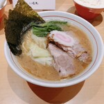 銀座 嚆矢 - 豚骨醤油ラーメン 中太麺