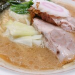 銀座 嚆矢 - 豚骨醤油ラーメン 中太麺