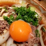 立ち飲み ひとよ - 黄身の張りがプルプルしてます。