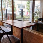 Patisserie cafe VIVANT - 店内の雰囲気