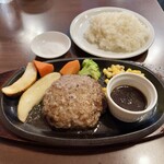 Hambagu Suteki Miyazaki Tei - 宮崎亭和牛ハンバーグランチセット：宮崎和牛ハンバーグ 220g ミニサラダ 和牛スープ ライス