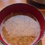 とんかつ MIDORIYA - シジミとワカメの味噌汁