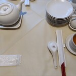 美味飲茶酒楼 - テーブルに置かれてるセットがとてもオシャレ&格調高い！