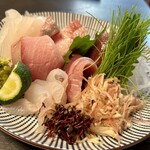 登良屋 - 身が厚い お刺身は もちろんのこと ツマも 美味しい