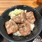 カルビ丼とスン豆腐専門店 韓丼 - 