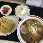 みやび - チャーシュー麺＋半チャーハン　1,180円