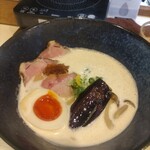 鶏と魚介らぁ麺komugi - 