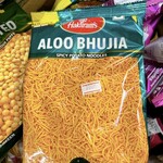 アジアンフードストア - Mugの超オススメALOO BHUJIA。インドのじゃがいものベビースター。行くと必ず買って帰ります。