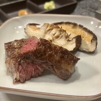 焼肉牛印 銀座店 - 厳選赤身の厚切り2種(ハラミ)