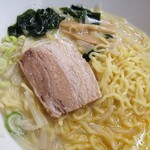 台湾料理 味源 - とんこつラーメン