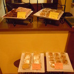 エミリー・モウリ  デザートサロン - 