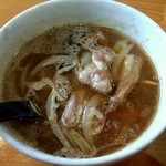 げん月 - つけ麺の醤油、つけ出汁（アップ）