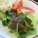 アントレ - 野菜サラダとポテサラ