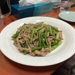 千里飯店 - にんにくの芽と豚肉炒め