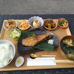 里ごはん おにたま - 料理写真:卯の花には食べるラー油が載ってました。