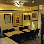 ラ　ブルゴーニュ - テーブルは8人＋２人最大１０名様でお楽しみいただけます