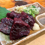 須賀乃湯 - ナガスクジラ刺し（550円）