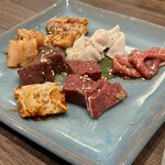 炭火焼肉 久 - 盛り合わせ③（ホルモン系）
