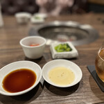 炭火焼肉 久 - 自家製タレ