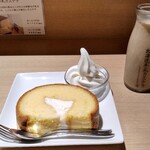 北海道牛乳カステラ - カステラロールドリンクセット750円