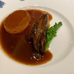 蟹王府 - 大根と鮑の醤油煮込みトリュフソース