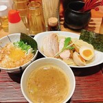 麺 ヒキュウ 六甲道店 - 