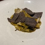 イル アオヤマ - 黒鮑　肝ソースのタリアテッレ