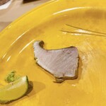 うを徳 - 北海道羅臼産 鰤、明石産 鰆の藁炙り焼き