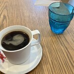 Cafe&Bal Magis - コーヒー　青いのがいないので赤いのが代理