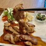 Cafe&Bal Magis - トンテキリフト