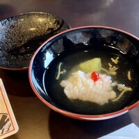 土佐料理 祢保希 新宿店 - 吸物　ハモ入ってます