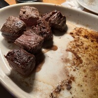 カルネジーオ イースト - 